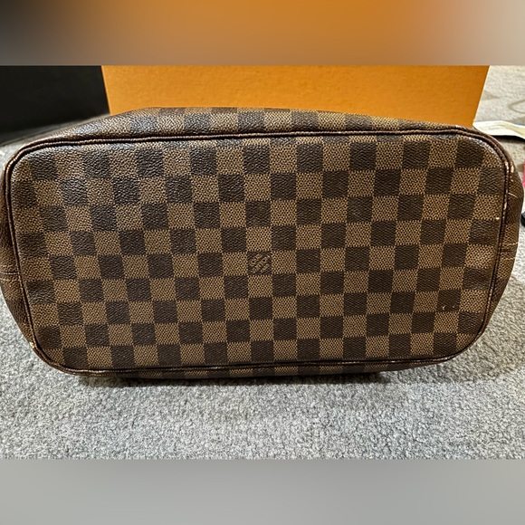 Louis Vuitton Neverfull - Picture 4 of 12